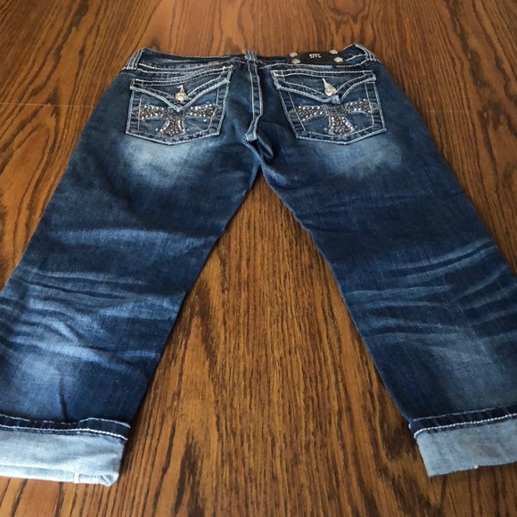 Miss Me Capris - Picture 2 of 6